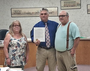 Uhrichsville Recognizes Rods Donuts and Diner for 50 Years
